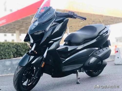 国产摩托车带人视频,速度与激情的完美演绎