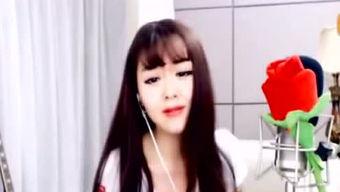 偷录国产美女自拍视频,揭秘国产美女隐私泄露之谜