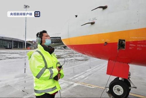 国产支线客机试飞视频,翱翔蓝天，见证中国航空工业新里程