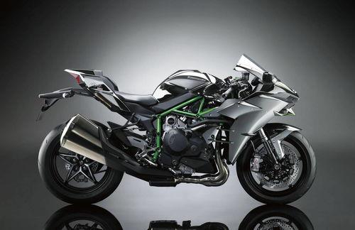 国产川崎vs超跑视频,性能对决一触即发！