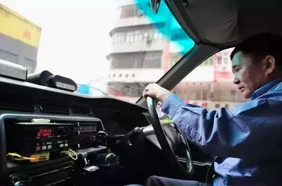 国产车喷汽油视频,揭秘汽车自燃背后的真相 第2张 国产车喷汽油视频,揭秘汽车自燃背后的真相 第2张